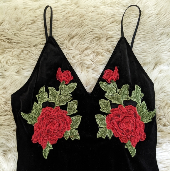 Velvet rose embroidery dress - Picture 5 of 12